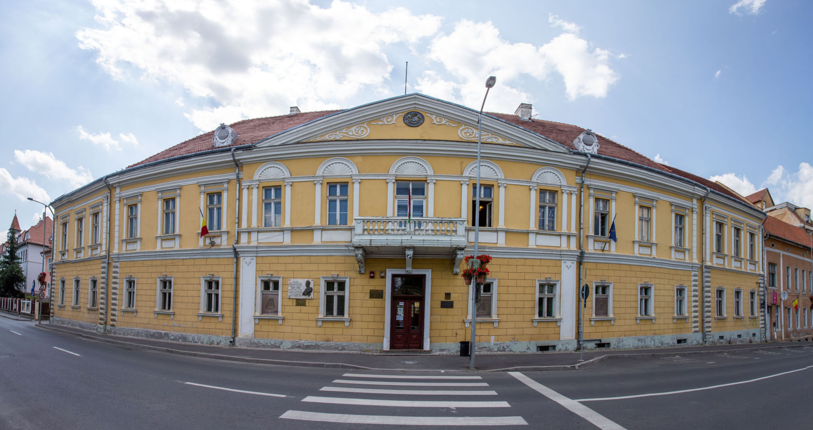 Prioritás a hivatalos és önkéntes tűzoltó alakulatok támogatása